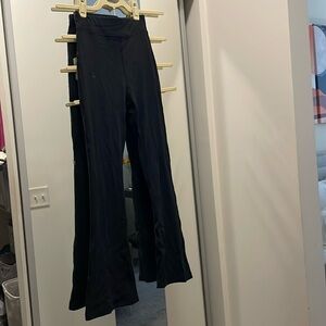 Like NEW - Outdoor Voices XS flared yoga pants, Black